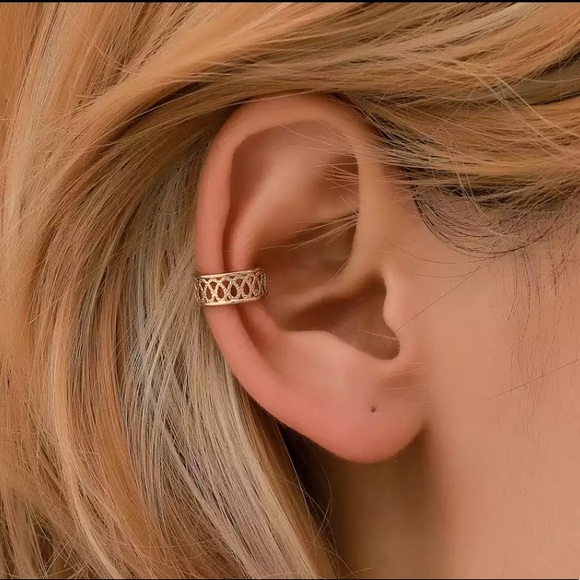 “Skye” Bohemian Hippie No Pierce Cute Ear Cuff - Picture 1 of 7